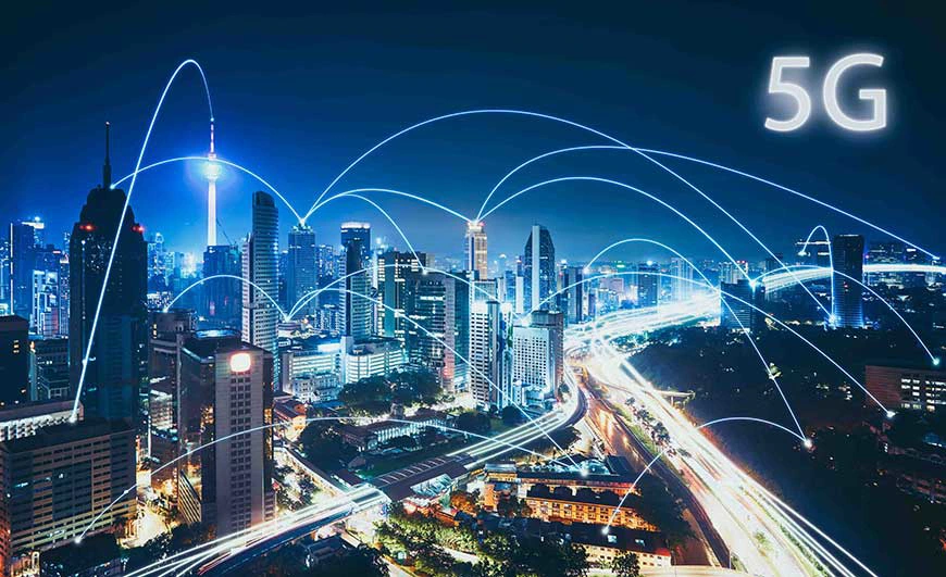 Da Curiosidade à Conexão Global: A Jornada Inspiradora de uma Mulher nas Redes 5G